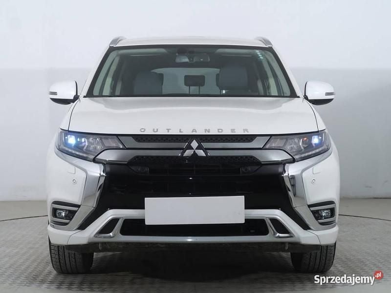 Biały Używany 2020 Mitsubishi Outlander P-HEV SUV | 105 999 zł (Uczciwa cena) - Obraz 1/4