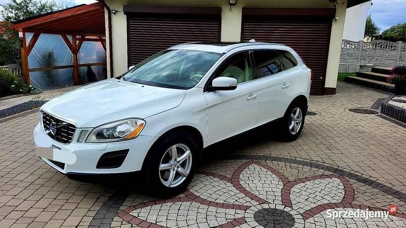 Biały Używany 2010 Volvo XC60 SUV | 37 500 zł (Drogi) - Obraz 1/4