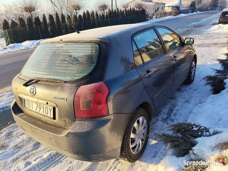 Używany Toyota Corolla 2003 Szary Hatchback