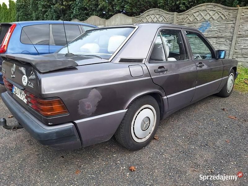 Używany Mercedes E250 1992