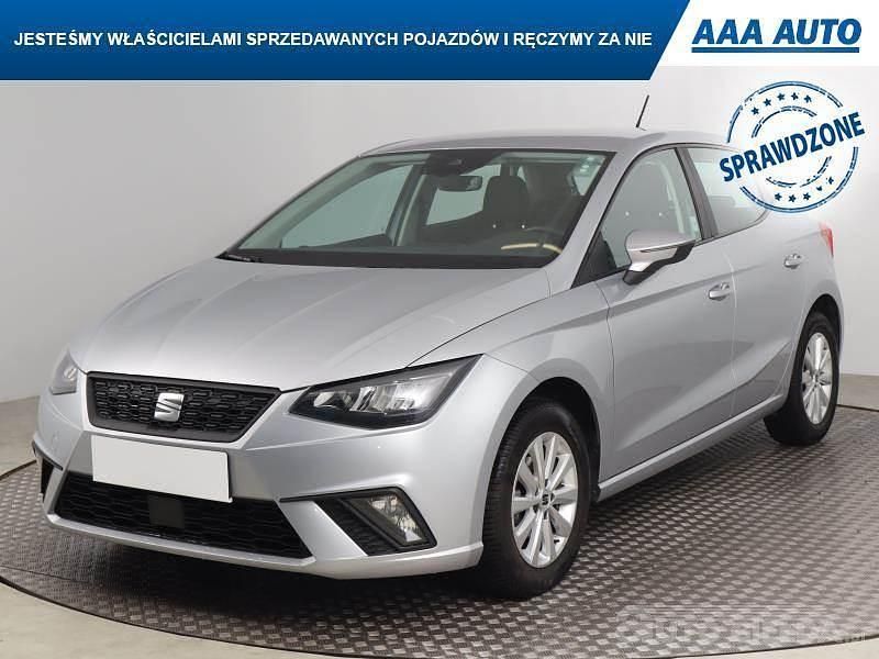 Używany Seat Ibiza 2022 Srebrny Hatchback
