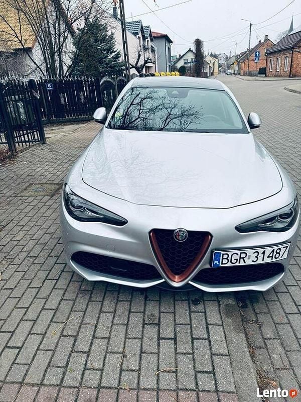 Używany Alfa Romeo Giulia 2018 Srebrny Sedan/Limuzyna