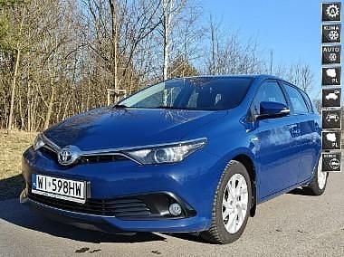 Używany Toyota Auris Hybrid 100 KM (73 kW) 2018 Niebieski Hatchback