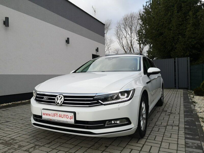 Biały Używany 2015 VW Passat R-line Sedan/Limuzyna | 59 900 zł (Uczciwa cena) - Obraz 1/4