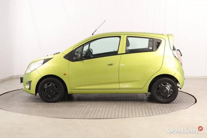 Używany Chevrolet Spark 68 KM (50 kW) 2010 Zielony Hatchback