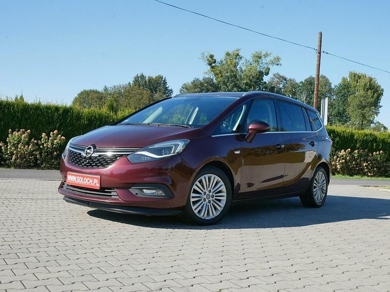 Bordowy Używany 2017 Opel Zafira Minivan | 43 900 zł (Uczciwa cena) - Obraz 1/4