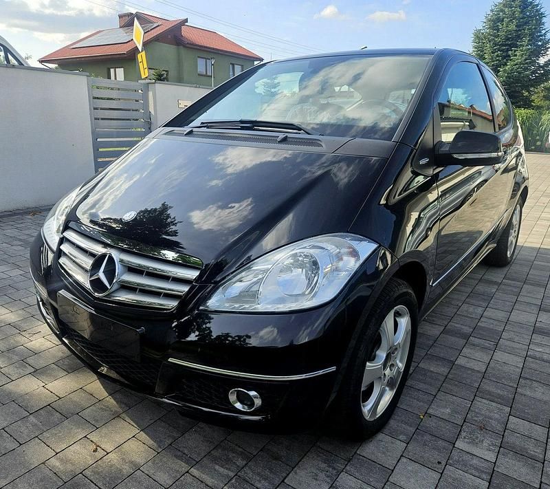 Czarny Używany 2009 Mercedes A180 Hatchback | 16 990 zł (Uczciwa cena) - Obraz 1/4