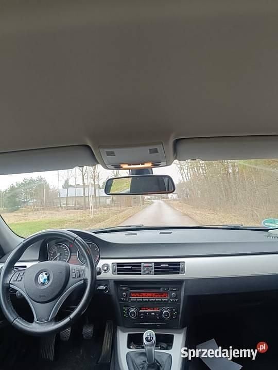 Używany BMW 318 2010 Czarny Kombi