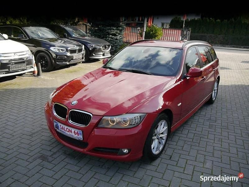 Używany BMW 320 184 KM (135 kW) 2010 Czerwony Kombi