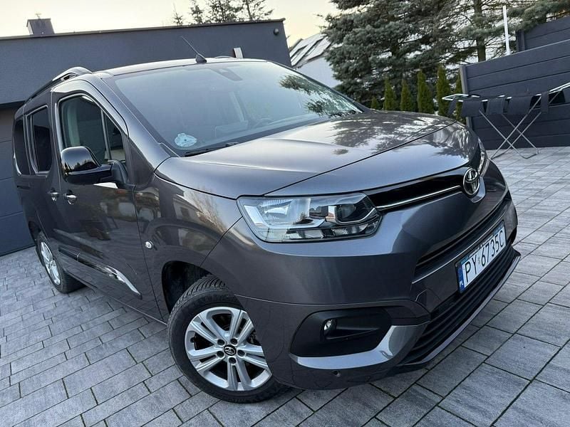 Szary Używany 2023 Toyota Proace Verso City Kombi | 77 900 zł - Obraz 1/4