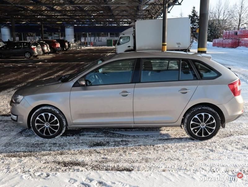Używany Skoda Rapid 2016 Srebrny Hatchback