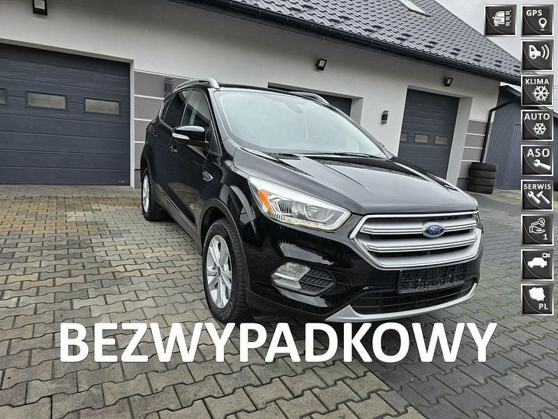 Czarny Używany 2016 Ford Kuga SUV | 59 900 zł (Uczciwa cena) - Obraz 1/4