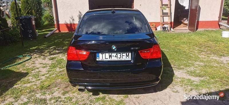 Czarny Używany 2010 BMW 316 Sedan/Limuzyna | 23 000 zł - Obraz 1/4