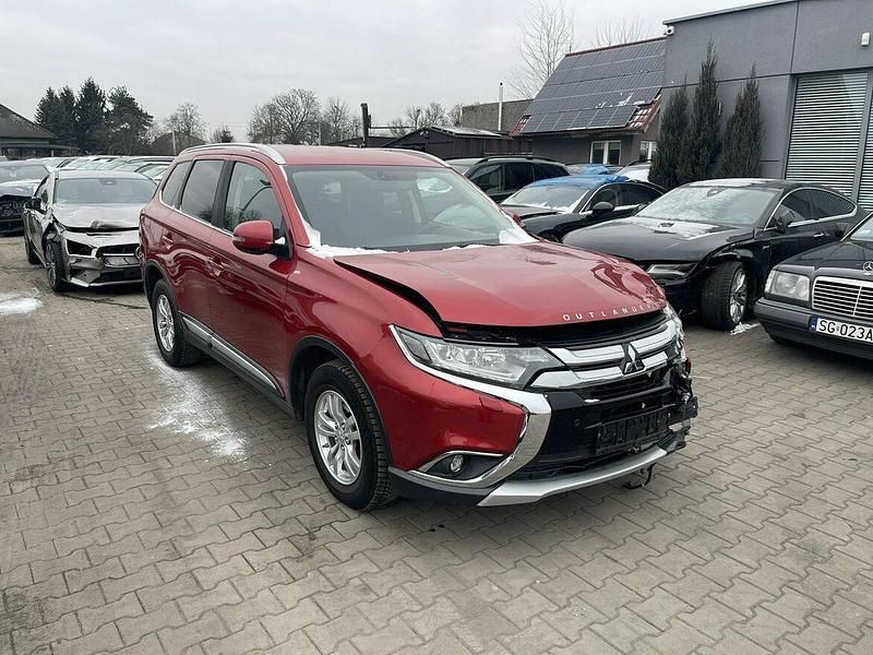 Używany Mitsubishi Outlander 150 KM (110 kW) 2018 Czerwony SUV