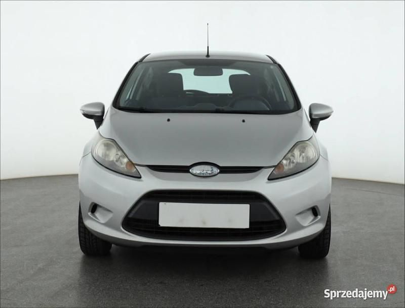 Używany Ford Fiesta 2008 Srebrny Hatchback