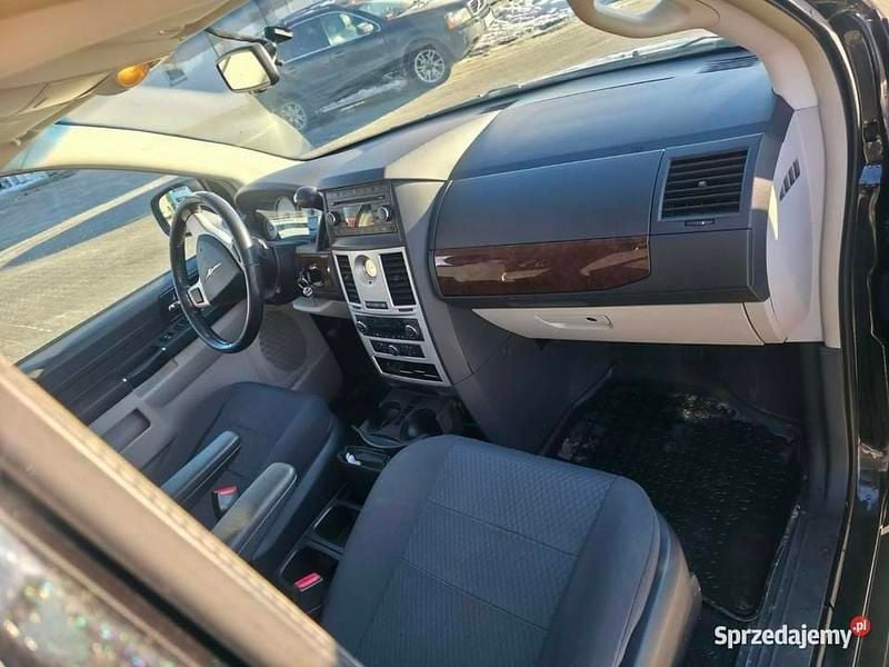 Używany Chrysler Grand Voyager 2018 Czarny Minivan