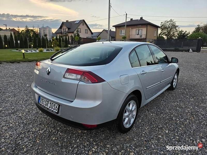 Używany Renault Laguna Expression 2010 Srebrny Hatchback