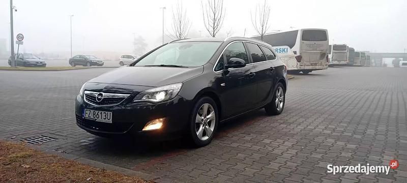 Używany Opel Astra 160 KM (117 kW) 2010