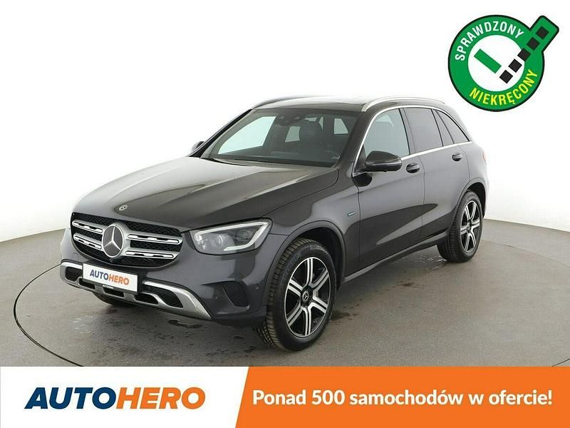 Szary Używany 2020 Mercedes GLC300 SUV | 122 600 zł - Obraz 1/3