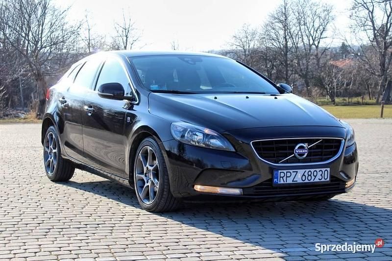 Używany Volvo V40 2015 Czarny Hatchback