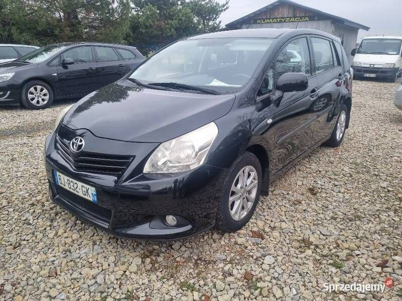 Czarny Używany 2011 Toyota Verso Minivan | 24 900 zł (Uczciwa cena) - Obraz 1/3