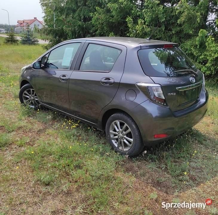Szary Używany 2014 Toyota Yaris Hatchback | 22 700 zł (Dobra cena) - Obraz 1/4