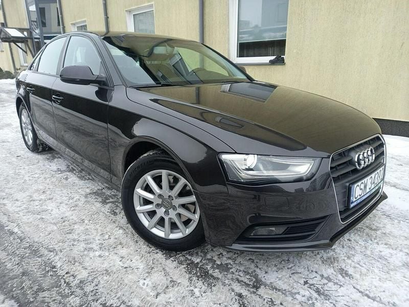 Używany Audi A4 136 KM (100 kW) 2013 Czarny Sedan/Limuzyna