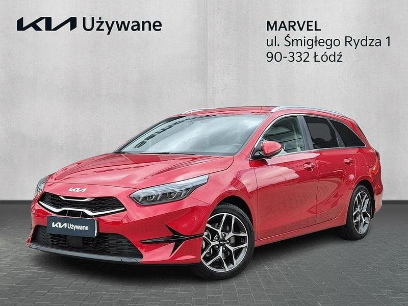 Czerwony ciemny (metalik) Używany 2024 Kia Ceed Kombi | 117 800 zł - Obraz 1/4