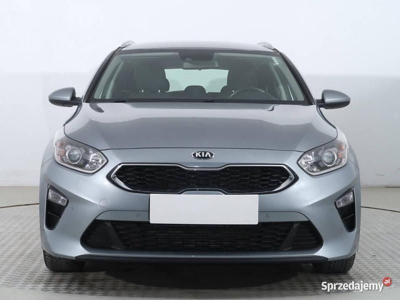 Szary Używany 2021 Kia Ceed Kombi | 52 999 zł (Uczciwa cena) - Obraz 1/4