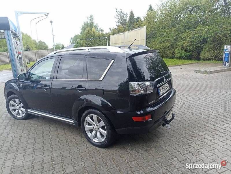 Czarny Używany 2010 Mitsubishi Outlander SUV | 24 900 zł (Uczciwa cena) - Obraz 1/4