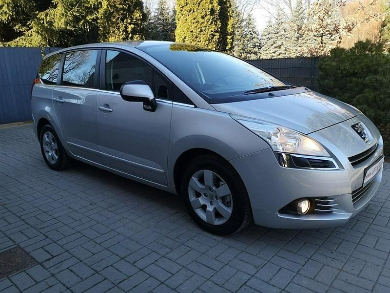 Używany Peugeot 5008 150 KM (110 kW) 2011 Srebrny Minivan