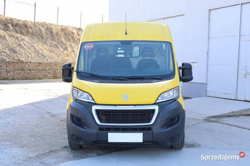 Żółty Używany 2017 Peugeot Boxer Van | 42 999 zł - Obraz 1/4