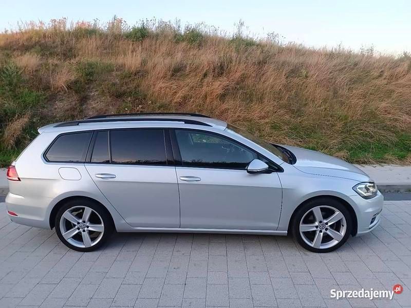 Srebrny Używany 2018 VW Golf VII Kombi | 44 000 zł (Dość drogi) - Obraz 1/4