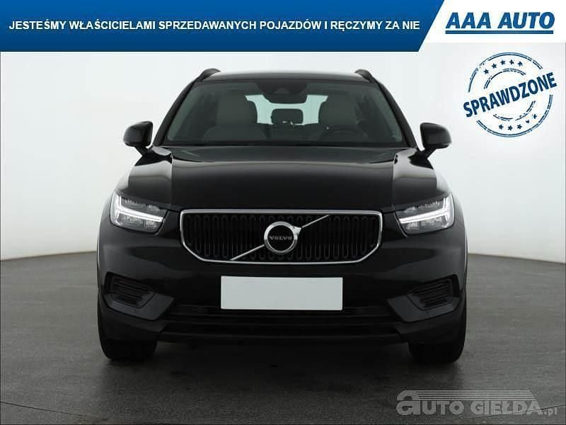 Używany Volvo XC40 2019 Czarny SUV