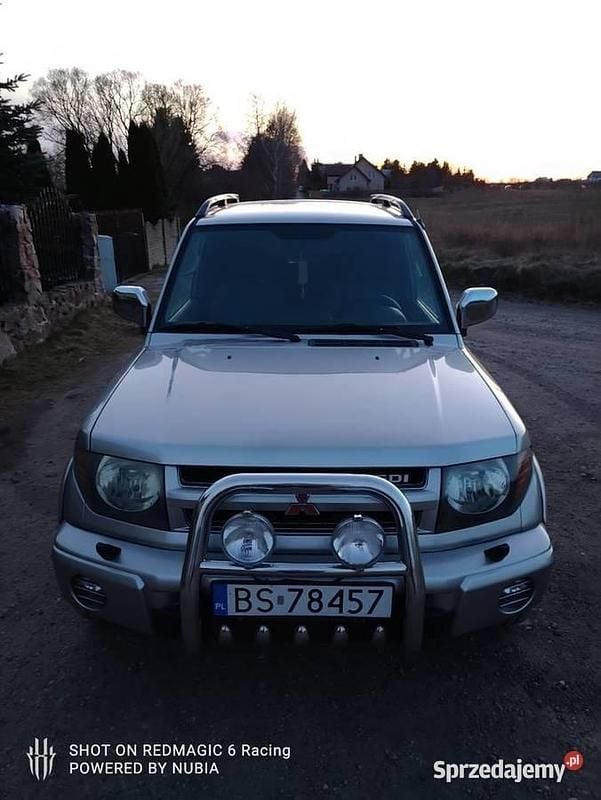 Srebrny Używany 2000 Mitsubishi Pajero SUV | 17 900 zł (Uczciwa cena) - Obraz 1/4