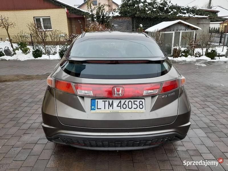 Używany 2007 Honda Civic | 10 800 zł (Uczciwa cena) - Obraz 1/4