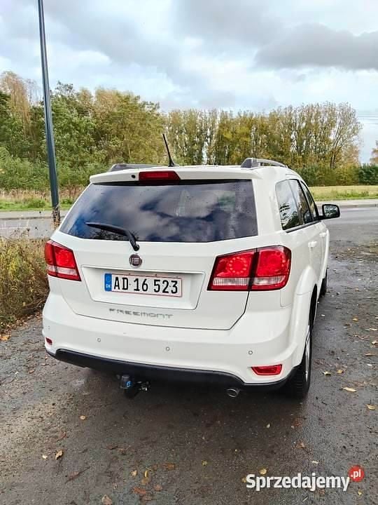 Używany 2013 Fiat Freemont SUV | 32 700 zł (Uczciwa cena) - Obraz 1/4