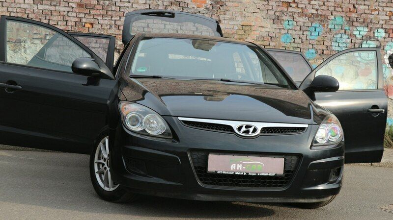 Czarny Używany 2009 Hyundai i30 Hatchback | 14 990 zł (Uczciwa cena) - Obraz 1/4