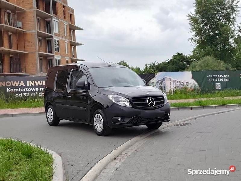 Używany 2018 Mercedes Citan 108 | 25 668 zł - Obraz 1/4