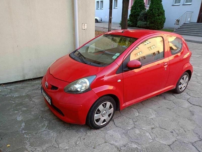 Czerwony Używany 2005 Toyota Aygo Hatchback | 3800 zł (Uczciwa cena) - Obraz 1/4