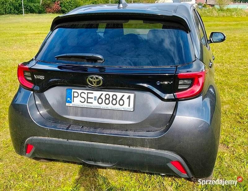 Szary Używany 2024 Toyota Yaris Hybrid Hatchback | 78 900 zł (Dobra cena) - Obraz 1/4