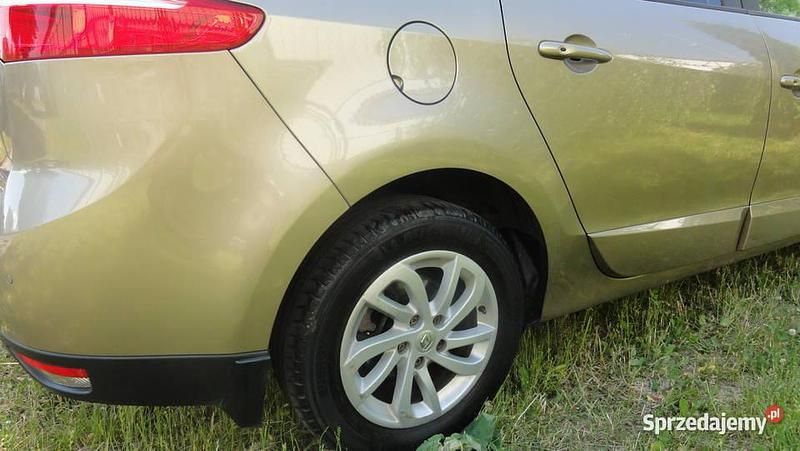 Używany Renault Grand Scénic III LIMITED 132 KM (97 kW) 2014 Beżowy Minivan