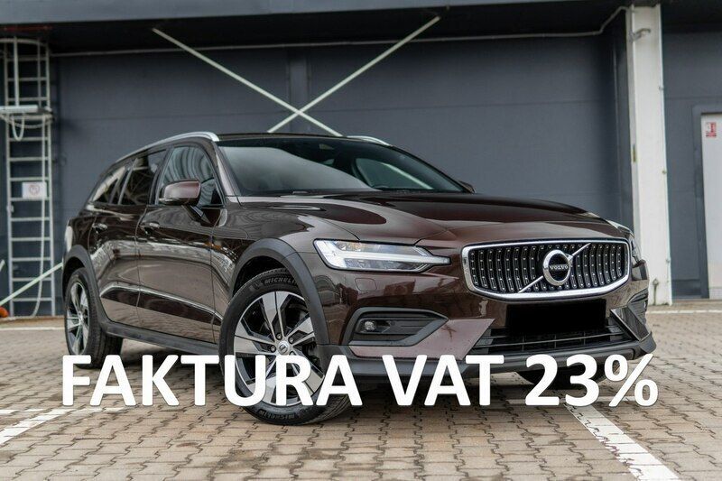 Brązowy (metalik) Używany 2021 Volvo V60 CC Kombi | 140 000 zł (Uczciwa cena) - Obraz 1/4