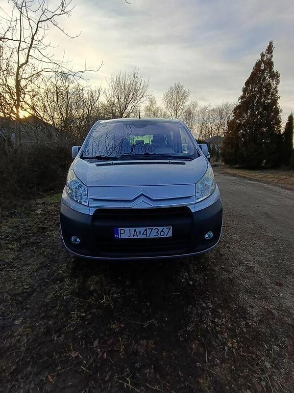 Używany Citroën Jumpy 2011 Srebrny Minivan