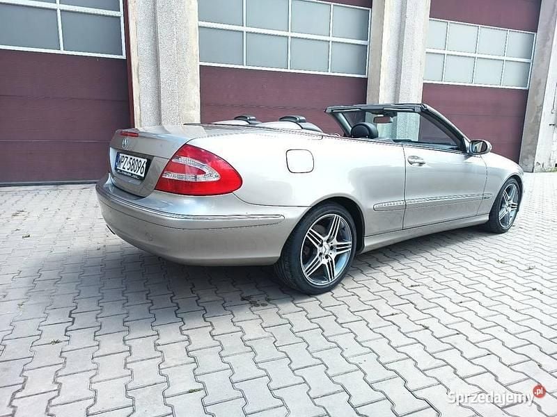 Używany Mercedes CLK200 2004 Srebrny Kabriolet