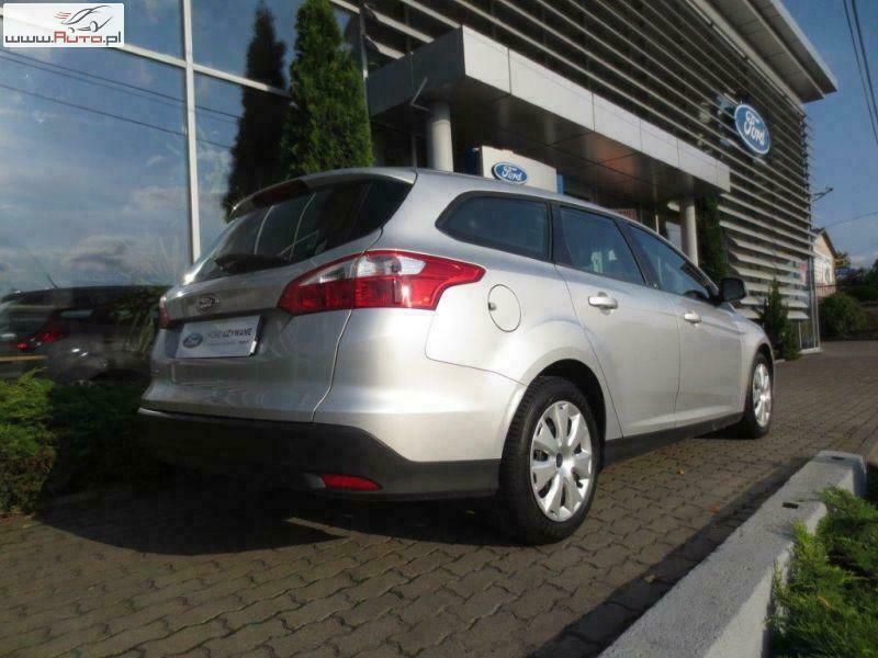Używany Ford Focus 95 KM (69 kW) 2011 Srebrny Sedan/Limuzyna