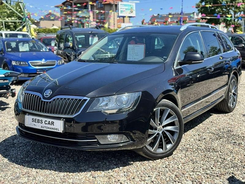 Czarny (metalik) Używany 2013 Skoda Superb Kombi | 42 900 zł (Dobra cena) - Obraz 1/4