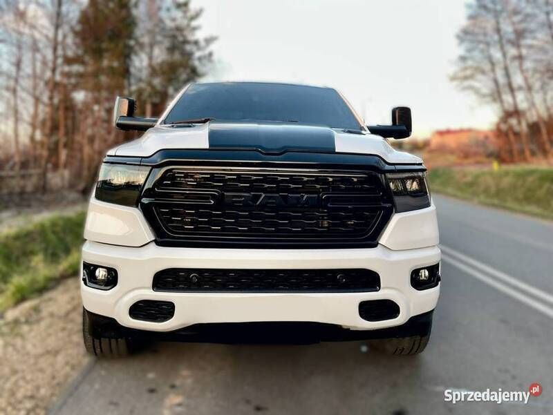 Używany 2023 RAM 1500 Pickup | 279 009 zł - Obraz 1/4