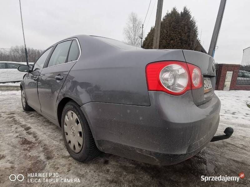 Używany VW Jetta 105 KM (77 kW) 2008 Szary Sedan/Limuzyna