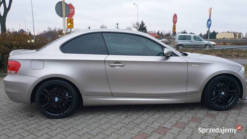 Beżowy Używany 2008 BMW 135 Coupé M Sport Coupe | 62 000 zł - Obraz 1/4
